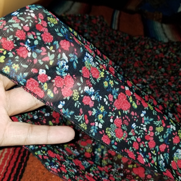 Beautiful floral top - Picture 4 of 6